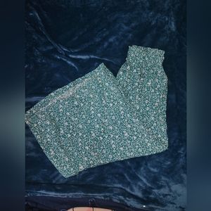 Paper bag styled flowy pants.